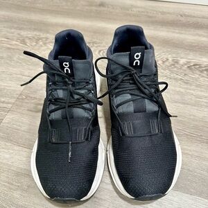 On Cloud-CloudNova Woman’s Black Sneakers Size 8.5